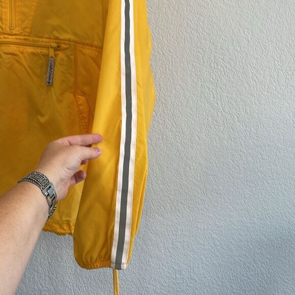 Old Navy Vintage 90s Yellow Packable Anorak Windbreaker Pullover Size Medium - Picture 8 of 10